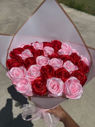 роза оптом цена: Букет из атласных роз 
1800 сом51 штук