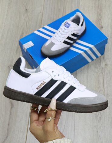 aura trepavice 1: 🌟 Adidas Simba 🌟 -Lagane, udobne. -Dostupni brojevi 41-45 -Sigurna