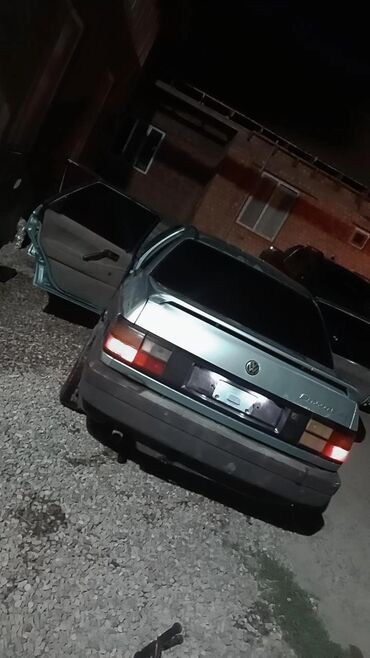 поперечный рейлинг: Volkswagen Passat: 1992 г., 1.8 л, Механика, Бензин, Седан