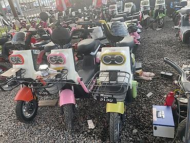 Скутеры: Электроскутеры (несколько моделей) Основные характеристики по фото: - — 8