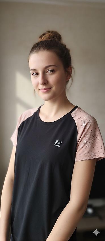 Ženska sportska majica kratkih rukava - Dizajn: raglan kroj sa