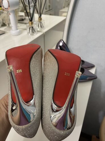 Tuflilər: Tuflilər, Ölçü: 35.5, rəng - Yasəmən, Yeni -da lalafo.az — 9 Tuflilər: Tuflilər, Ölçü: 35.5, rəng - Yasəmən, Yeni — 9