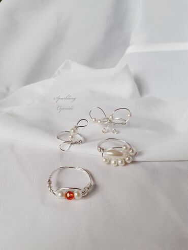 nakit uz teget haljinu: Set prstenja od posrebrene žice, ručni rad. Unikati. 500 rsd