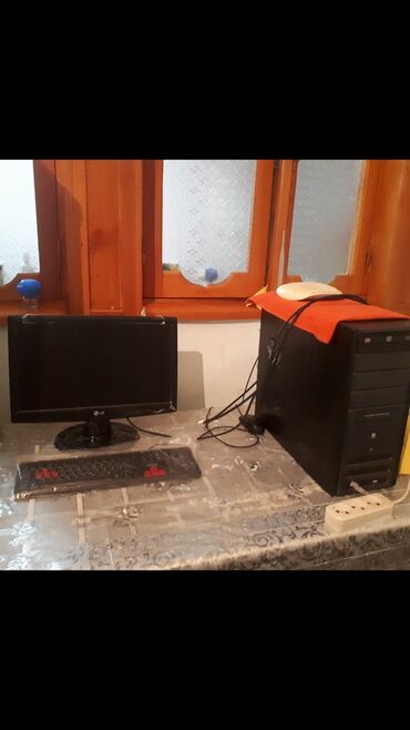 Мониторы: İşlənmiş lakin super vəziyyətdədir və yaxşı isləyir. Bu dəstə LG