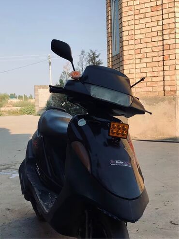 купить пластик на скутер: Скутер Yamaha, 150 куб. см, Бензин