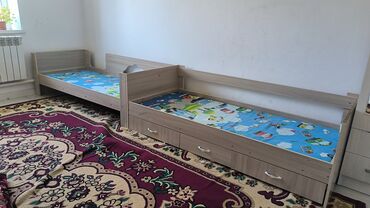 ярусная кровать: Детские односпальные кровати (2 шт.) в комплекте. - Материал: ЛДСП в