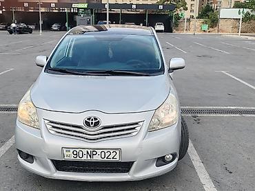 Toyota: Toyota Verso: 2.2 l | 2009 il Van/Minivan — 1