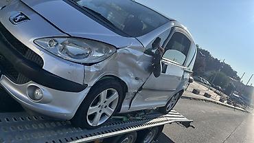 bež: Delovi za Peugeot 1007 1.4 benzin 16v 2012 godište — 3