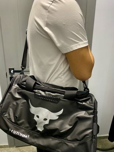 золотой цепь: Спортивная сумка Under Armour Project Rock Storm1 - Цвет: черный с