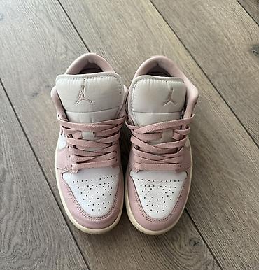 зимние жорданы: Кроссовки, 38, Nike, Б/у, цвет - Розовый, Самовывоз — 1