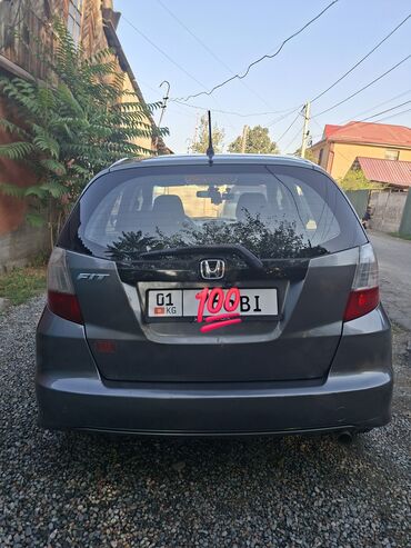 дешевые авто: Honda Fit: 2010 г., 1.5 л, Автомат, Бензин, Хэтчбэк