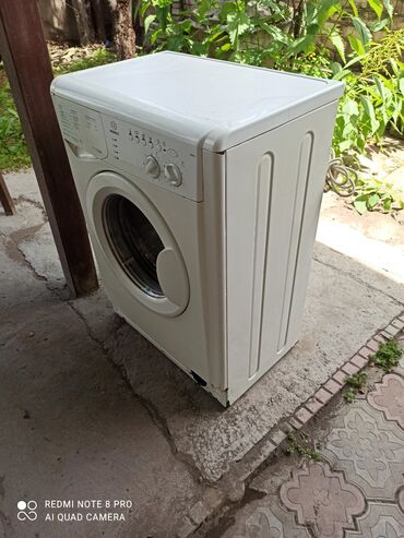 установка стиральных машин: Стиральная машина Indesit, Б/у, Автомат, До 5 кг, Узкая