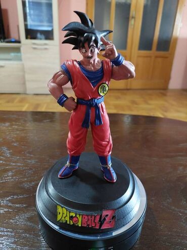 Figurice: Prodajem Son Gokua figuricu, odličnog stanja, kao nov, prelepog
