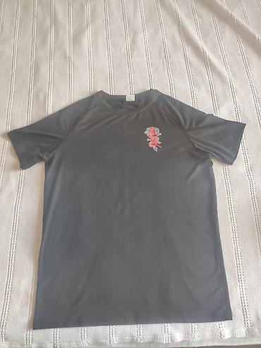 ic geyim: Qara rəngli kişi futbolkası – “Əjdaha” printi - Material: yüngül — 2