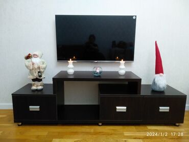 tv stend modelleri: İşlənmiş, Düz TV altlığı, Laminat, Azərbaycan