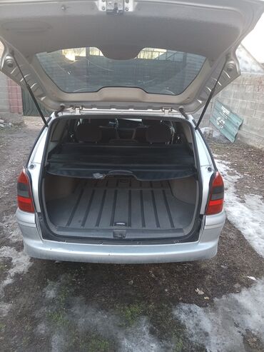 Opel: Opel Vectra: 2001 г., 1.8 л, Механика, Бензин, Универсал — 11