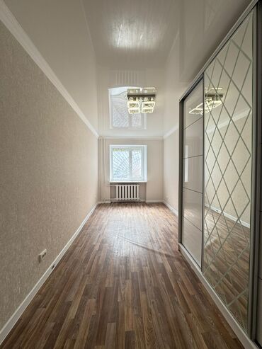срочно продается квартира: 2 комнаты, 42 м², Хрущевка, 1 этаж, Евроремонт