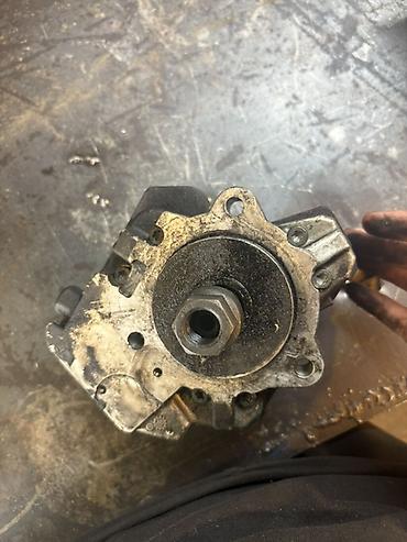 dizel yanacaq nasosu: Bosch yüksək təzyiqli yanacaq nasosu - Brend/model: Bosch 0 445 010 — 1