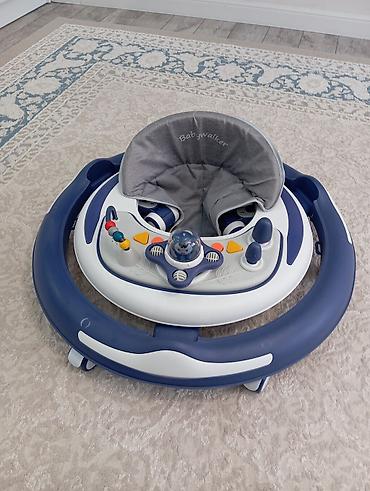 ходунки для детей цена: Детские ходунки Babywalker в бело-синем цвете с мягким серым сиденьем — 3