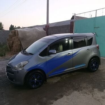 вит авто: Toyota Ractis: 2010 г., 1.5 л, Автомат, Бензин, Хетчбек