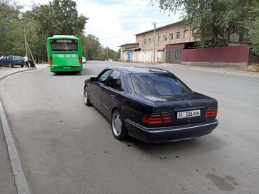 крыло виндом: Mercedes-Benz E-Class: 2002 г., 2.2 л, Автоматические, Дизель, Седан