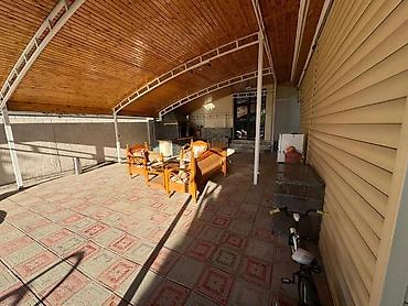 Продажа коттеджей и домов: Продается шикарный дом в ж/м Киргизия-1! (500 метров от проспекта — 16