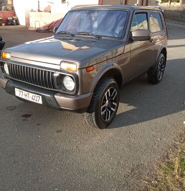 niva yigilma: VAZ (LADA) 4x4 Niva: 1.6 l | 2014 il 129000 km Hetçbek