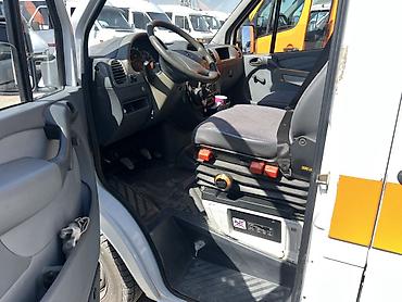 аварный машина: Mercedes-Benz Спринтер: 2004 г., 2.7 л, Механика, Дизель, Фургон — 6