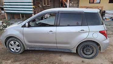 Toyota: Toyota Ist: 2004 г., 1.3 л, Автомат, Бензин, Хэтчбэк — 2
