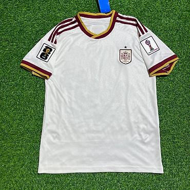 İdman və istirahət: Ispanya futbol forması (Dünya Kuboku) - Rəng: ağ əsas, bordo-qızılı — 2