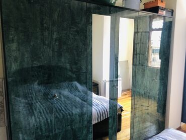 Kreslolar: 2 təknəfərlik çarpayı, Dolab, Komod, Termo, İşlənmiş