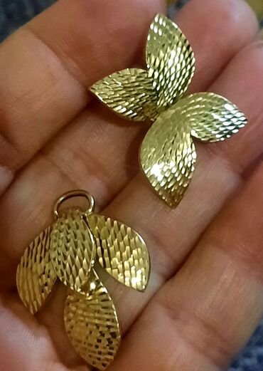 Zərgərlik dəstləri: Dəstə daxildir: Üzük, Sırğa, Sarı qızıl, 585 Əyar, 1112 g — 7