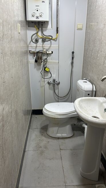 binəqədidə: Bakı, 9-cu mikrorayon, 4 otaqlı, Köhnə tikili, m. Memar Əcəmi, 120 kv. m