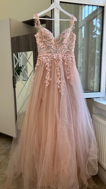 Ziyafət donları: Yaxşı vəziyyətdə, səliqəli şəkildə saxlanılmış gəlinlik, nişan — 24