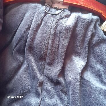 Пуховики и зимние куртки: Пуховик, Длинная модель, Стеганый, С капюшоном at lalafo.kg — 7 Пуховики и зимние куртки: Пуховик, Длинная модель, Стеганый, С капюшоном — 7