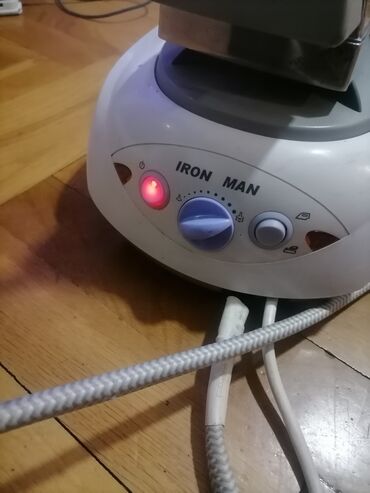 Daske za peglanje: Pegla za domaćinstvo 2400 w na paru i na svom postolju Ispravna i — 10