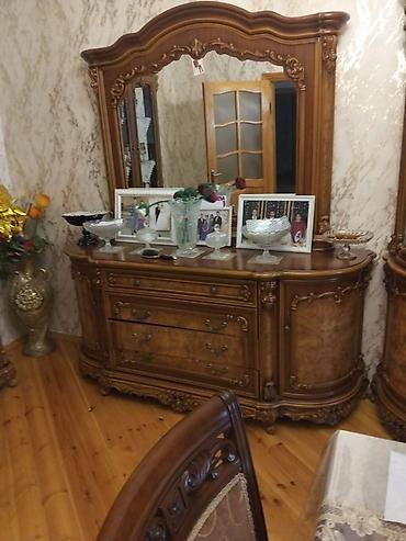 Klassik üslubda dəst vitrin və bufet mebeli - Material: ağac karkas
