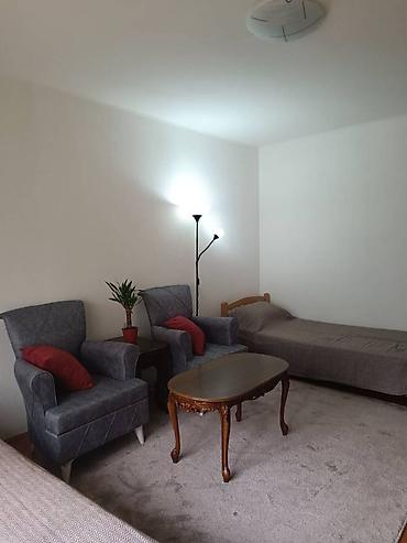 prodajem kuću za 3.000 evra prodaja kuća do 5000 eura: Izdajem renoviran 1.0 stan u Paviljonima, 35 m2. 2/5, pogled na park — 8