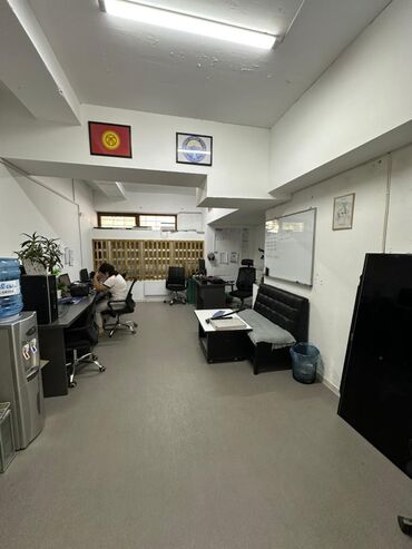 Офисы: Продаю Офис 384 м², С ремонтом, Многоэтажное здание, Цокольный этаж этаж — 3