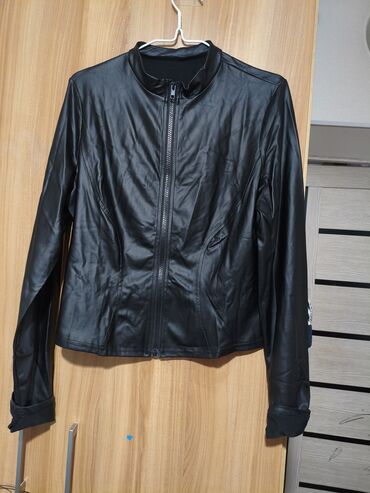 обувь ручной работы бишкек: Женская куртка из искусственной кожи, черного цвета. - Прямой силуэт