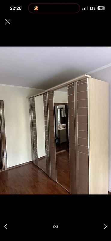 выдвижные ящики: Шкаф-купе с зеркальными дверями - Тип: четырехдверный шкаф-купе - — 1