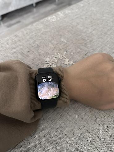 apple ultra 3: Умные часы с прямоугольным сенсорным дисплеем, черный корпус и черный — 1