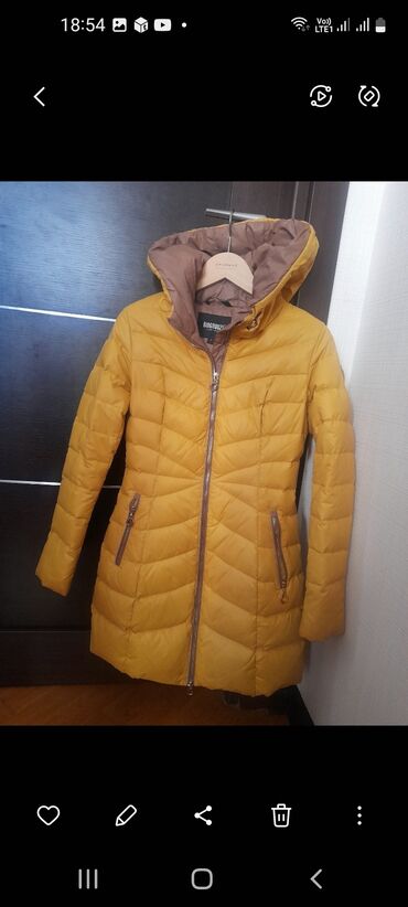 Kurtkalar: Porom butikdən alınıb 80man, S razmerdi, 3-4 dəfə geyinilib.Övladıma — 4