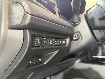 Toyota: Toyota Camry: 2025 г., 2.5 л, Вариатор, Гибрид, Седан — 8
