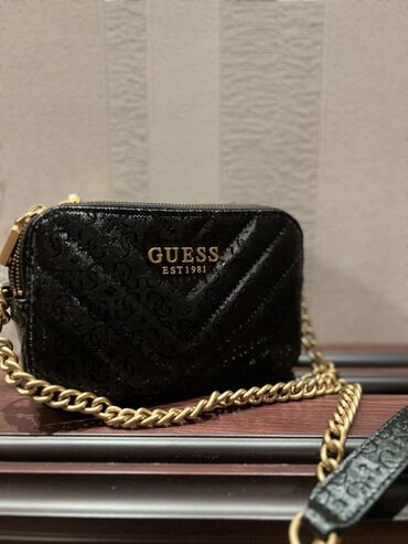 женские рюкзаки с пайетками: Сумка на плечо, Guess