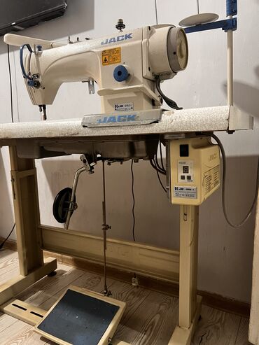 продаю швейную машинку: Тигүүчү машина Juki, Тигүүчү-саймалоочу, Жарым автоматтык