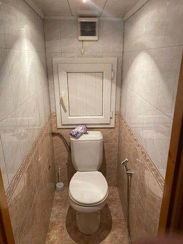 Uzunmüddətli kirayə mənzillər: Lacin TM-nin arxasi, Siyaqut restoranina catmamiş 9 mertebeli binanin — 8