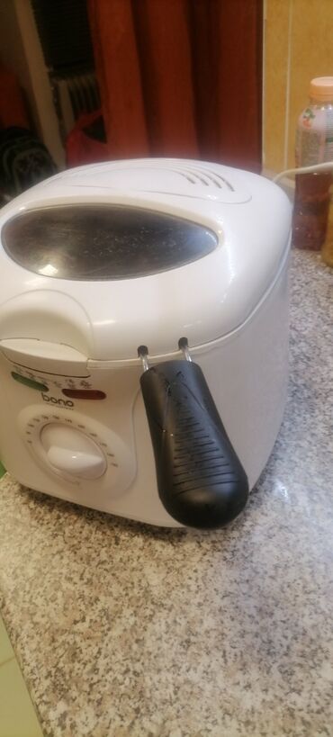 Kaloriferi: Friteza Bono manja kao nova je.
Dobra
 Mirjevo — 7