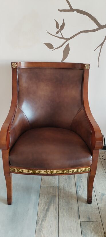 Material qoz ağacı, təmiz dəri, bahalıdır, 12 000 manata alınıb