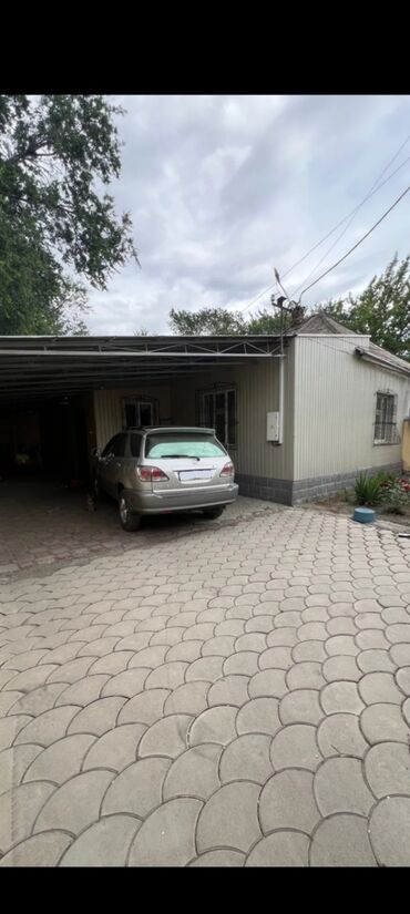 дом ала тоо3: 61 м², 4 комнаты, Парковка, Забор, огорожен